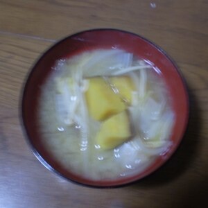 白菜●えのき●さつま芋の具だくさん味噌スープ